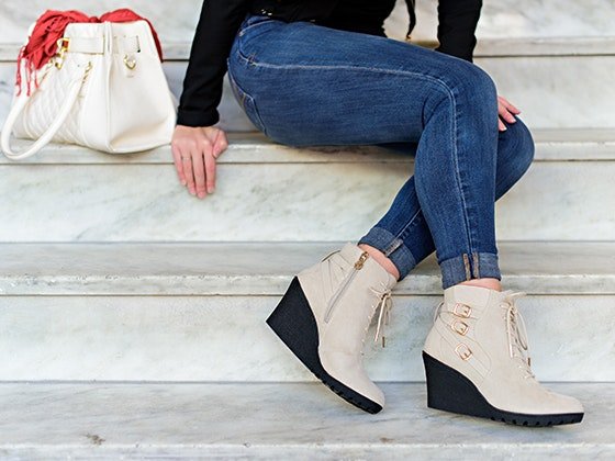 $100 Secret Celebrity Shoes Gift Card Sweepstakes