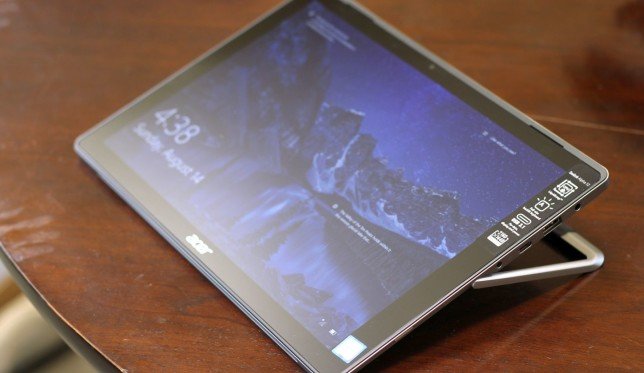 Acer Switch Alpha 12 Hybrid Tablet Giveaway!