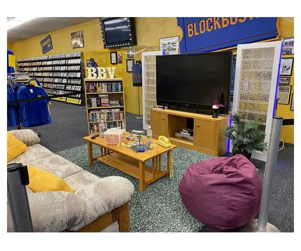 Big Potato Giveaway - Win A Night For 5 At The World's Last Blockbuster Store