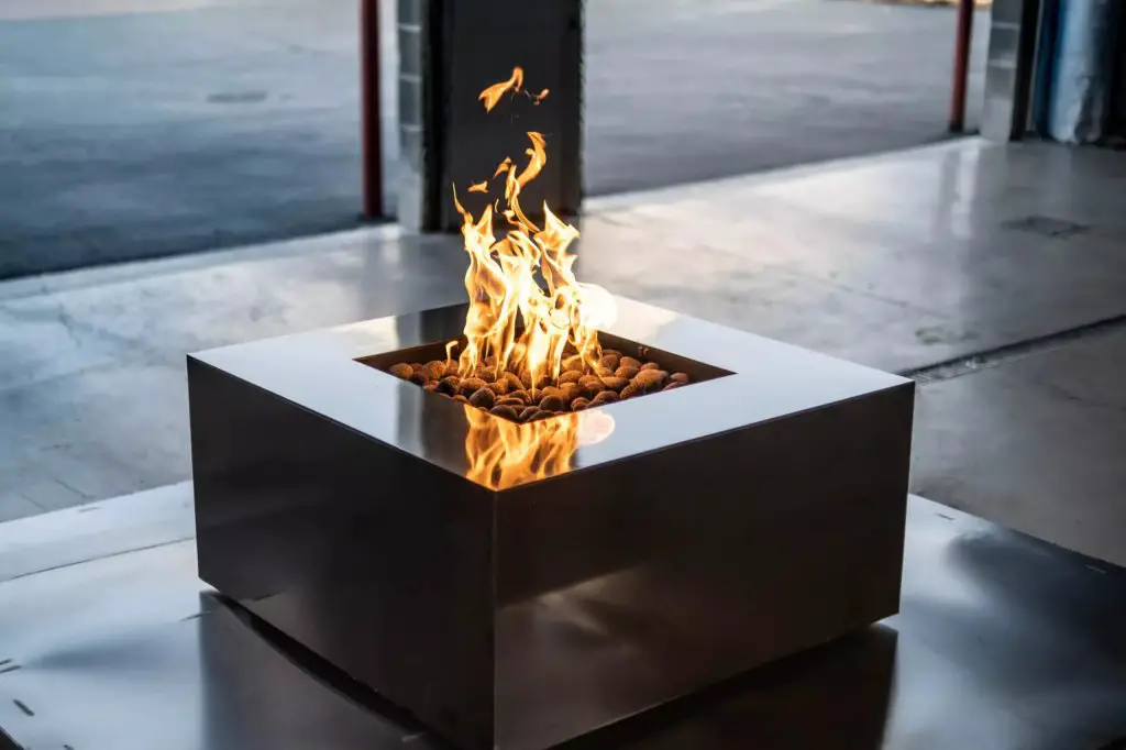 Build Magazine Montana Fire Pits Giveaway - Win A $7400 Glacier Fire Table