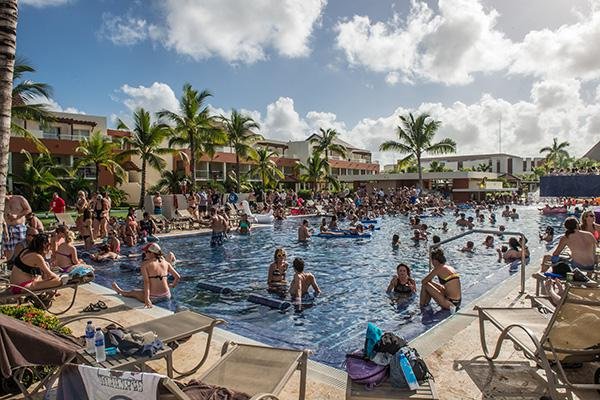 Dominican Holidaze 2016 Sweepstakes!