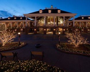 Free Gaylord Opryland's A Country Christmas Vacation Package
