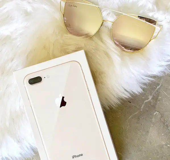 Giveaway: iPhone 8 or Cash!