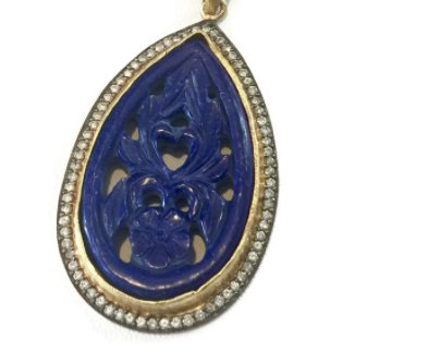 Glitzy Glam Giveaway Carved Necklace!