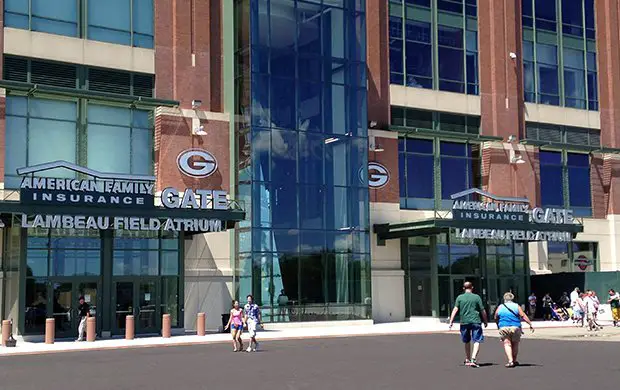 Green Bay Packers Fly Away with 3 Friends!