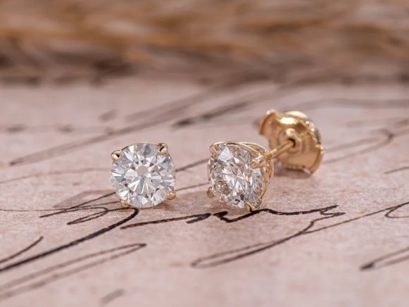Grown Brilliance 2CT Diamond Stud Giveaway - Win A Pair Of Diamond Stud Earrings