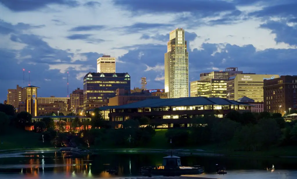 Happy Holidays Omaha Giveaway – Win A Festive Family Getaway