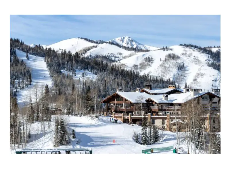 IKON Pass Win Big, Snow Harder: La Niña Holiday Giveaway - Win A Winter Getaway