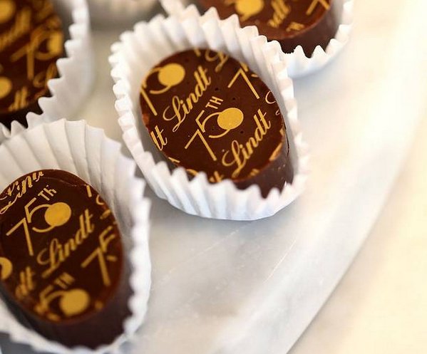 LINDT Chocolate 2018 Awards Show Box Sweepstakes