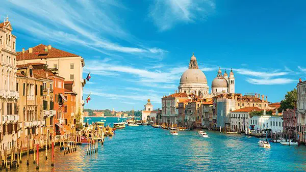 Win 11 Days in Italy!