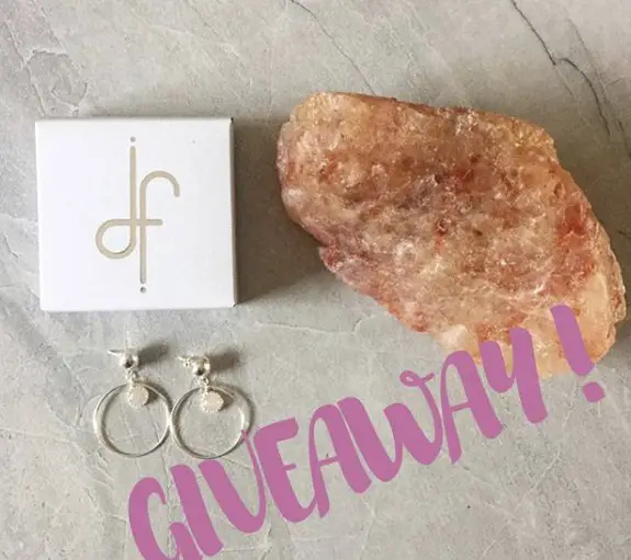 Mona Earrings Giveaway