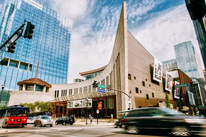 Nashville Music City Country Music Hall Of Fame & Museum Giveaway  - Win A Trip For 2 To Nashville For Concert & Museum Exhibition