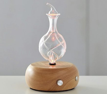Nebulizing Diffuser in Light Wood