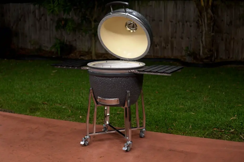 Slow 'N Sear Kamado Grill Giveaway