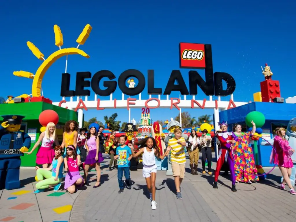 T-Mobile Tuesdays Sweepstakes - Win A $7,000 Trip For 4 To LEGOLAND California Resort