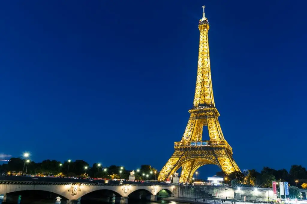 Trip Advisor L’Oréal YSL Beauty Sweepstakes – Win A 4-Night Trip For 2 To Paris, France