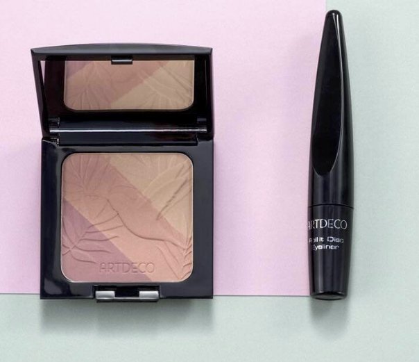 Win a $100 Gift Card for Cosmetics