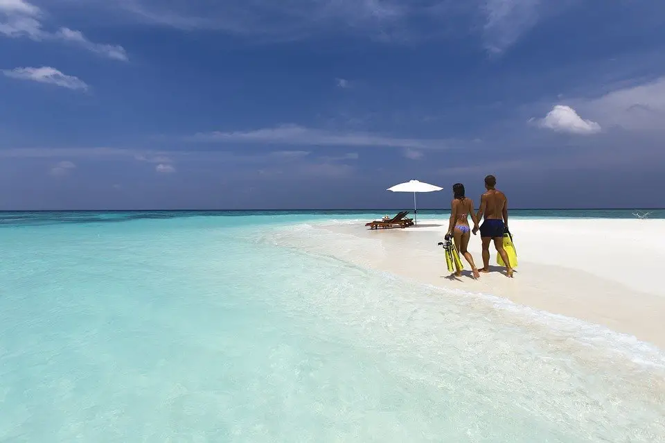 Win A Free Honeymoon Trip In The Aruba Honeymoon First Sweepstakes