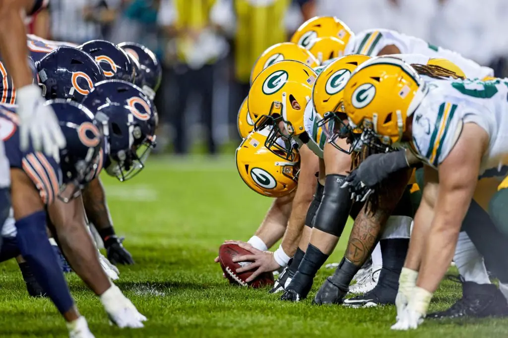 Win A Trip For 6 To The Green Bay Packers vs Chicago Bears Game
