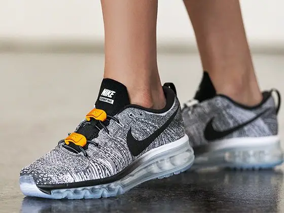 Win a Crocodile Clutch from Running Buddy!