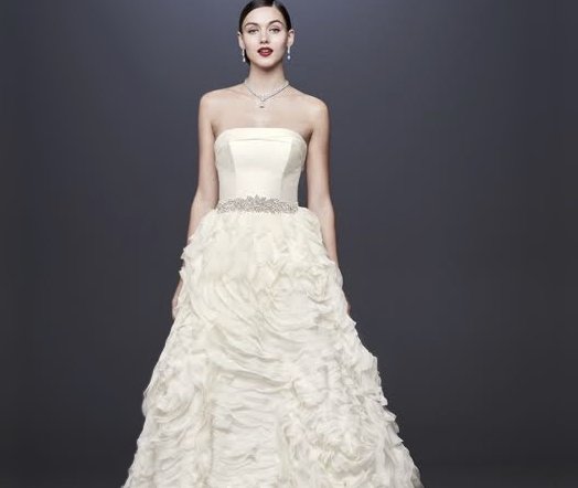 Win Our Oleg Cassini Cover Gown!